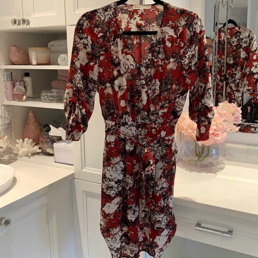 Daniel Rainn dress